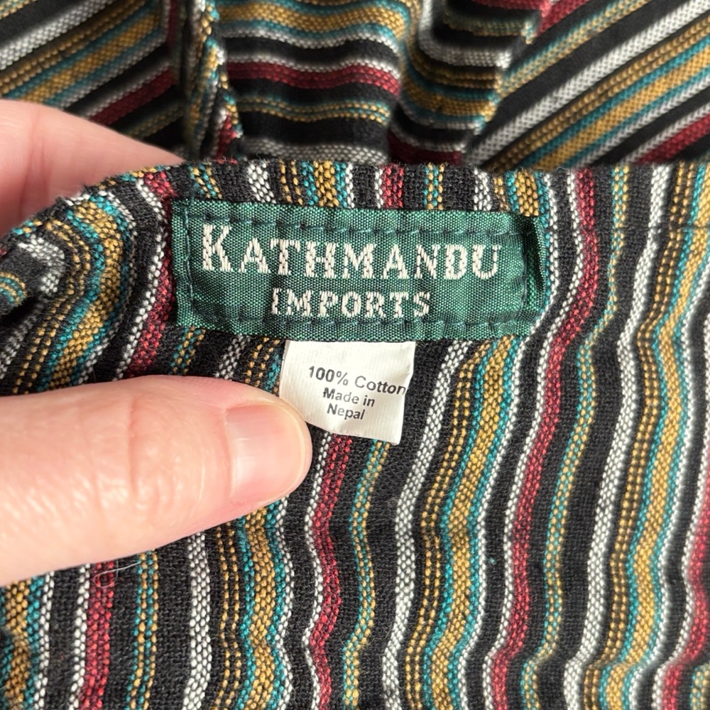 Striped Crop Top with Sun Embroidery - Picture 2 of 4